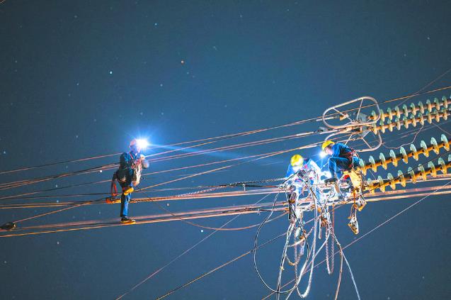 湖南韶山換流站—株洲云田變電站500千伏線路改造工程開展多次跨越施工